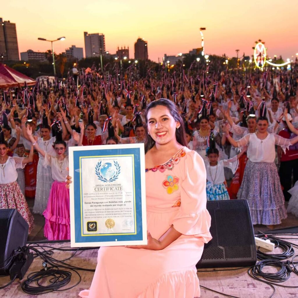 A bailarina da fronteira que leva a cultura paraguaia ao mundo