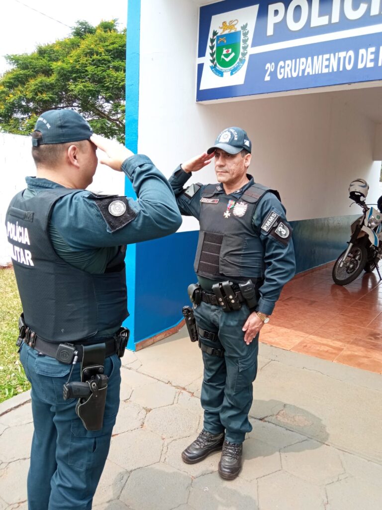 Policiais militares de Paranhos recebem medalhas pelos 30 anos de serviços prestados