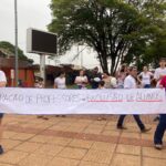 Pais e responsáveis realizam manifestação pedindo a volta de professores de apoio em Amambai