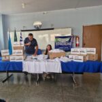 Prefeito Dr. Bandeira comemora entrega de tablets e camisetas para Agentes Comunitários de Saúde e de Endemias