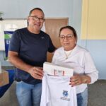 Prefeito Dr. Bandeira comemora entrega de tablets e camisetas para Agentes Comunitários de Saúde e de Endemias