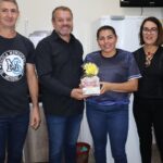 Secretaria Municipal de Educação realiza entrega de lembrancinhas para os professores da rede municipal de ensino em alusão ao Dia do Professor