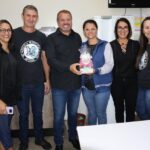 Secretaria Municipal de Educação realiza entrega de lembrancinhas para os professores da rede municipal de ensino em alusão ao Dia do Professor