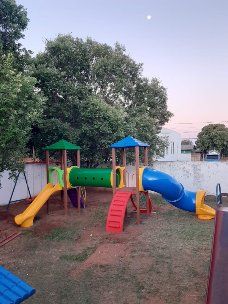 Prefeitura de Iguatemi adquire e instala playgrounds em todas as escolas da Rede Municipal nas áreas urbana e rural