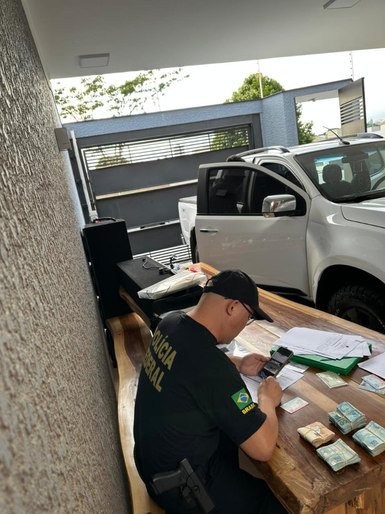 Polícia Federal deflagra operação contra quadrilha que traficava cocaína em Maringá