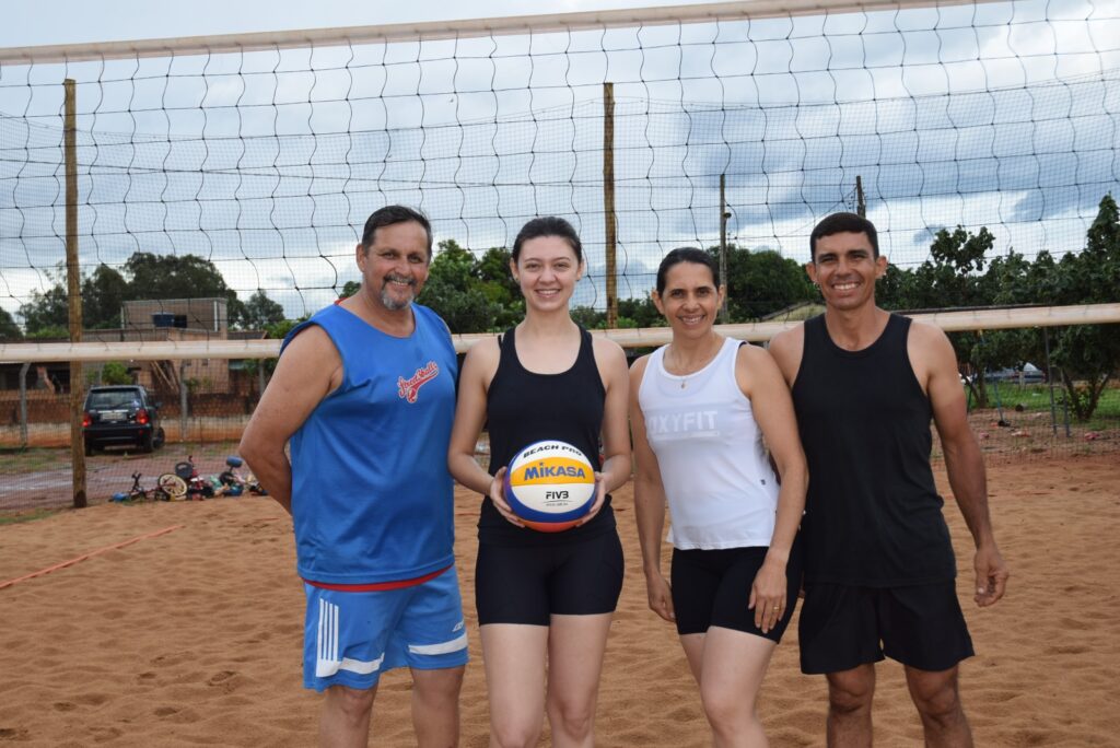 Servidores públicos municipais em Iguatemi participam do 1º Torneio de Vôlei de Areia Misto organizado pelo Sindicato