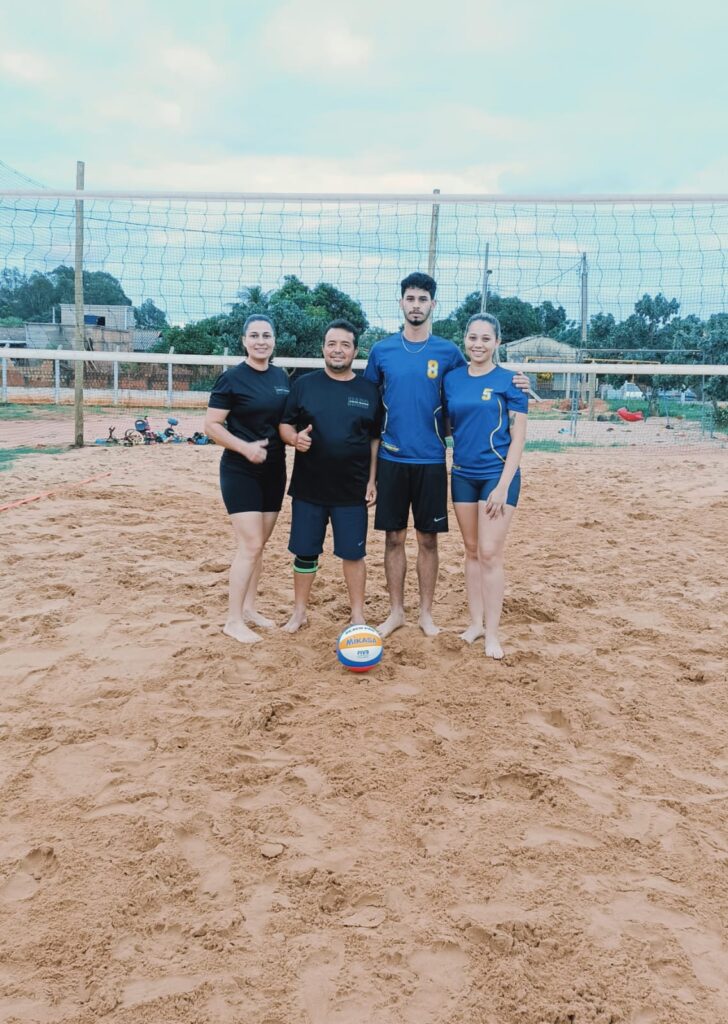 Servidores públicos municipais em Iguatemi participam do 1º Torneio de Vôlei de Areia Misto organizado pelo Sindicato