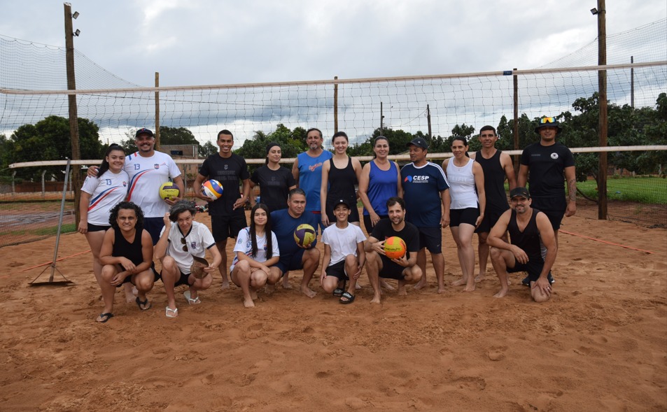 Servidores públicos municipais em Iguatemi participam do 1º Torneio de Vôlei de Areia Misto organizado pelo Sindicato