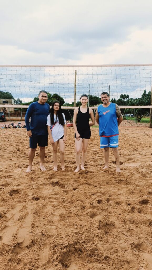 Servidores públicos municipais em Iguatemi participam do 1º Torneio de Vôlei de Areia Misto organizado pelo Sindicato