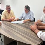 Autoridades de Sete Quedas discutem melhorias na infraestrutura elétrica em reunião com a Energisa