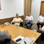 Autoridades de Sete Quedas discutem melhorias na infraestrutura elétrica em reunião com a Energisa