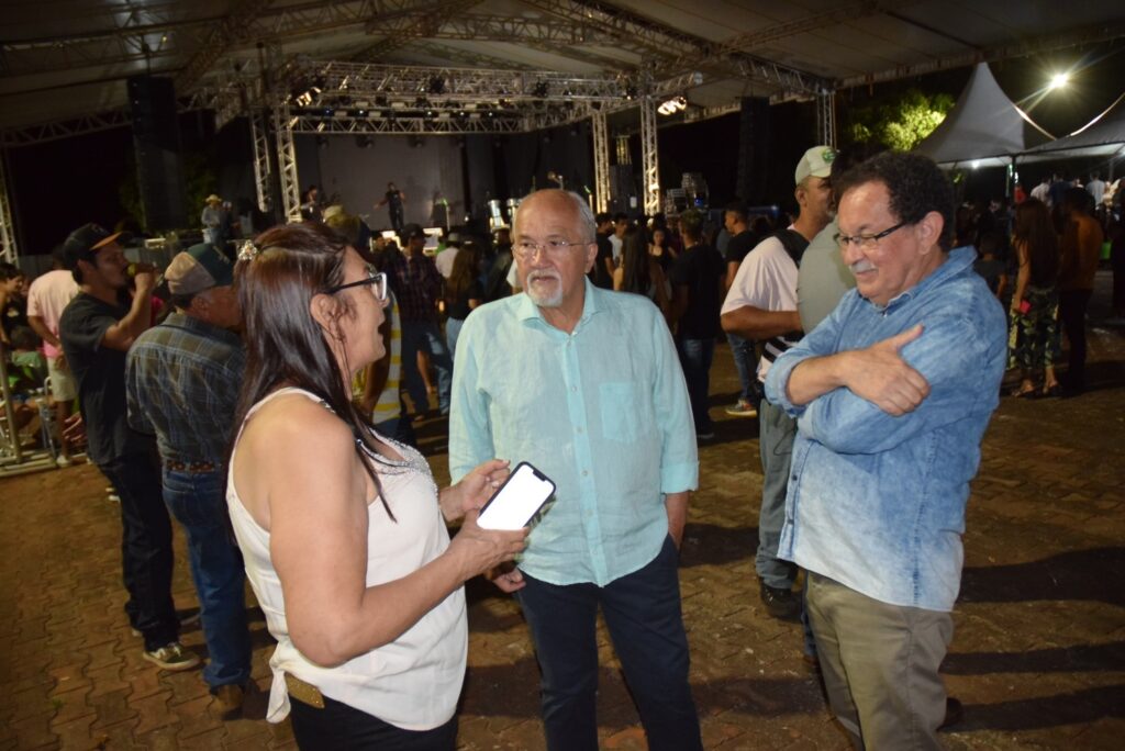 Show com grupo de renome nacional, Traia Véia, reuniu mais de 6 mil pessoas nas comemorações de final de ano, em Iguatemi