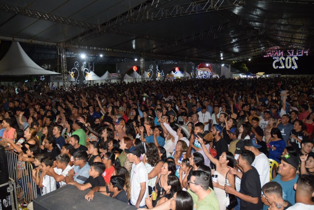 Show com grupo de renome nacional, Traia Véia, reuniu mais de 6 mil pessoas nas comemorações de final de ano, em Iguatemi