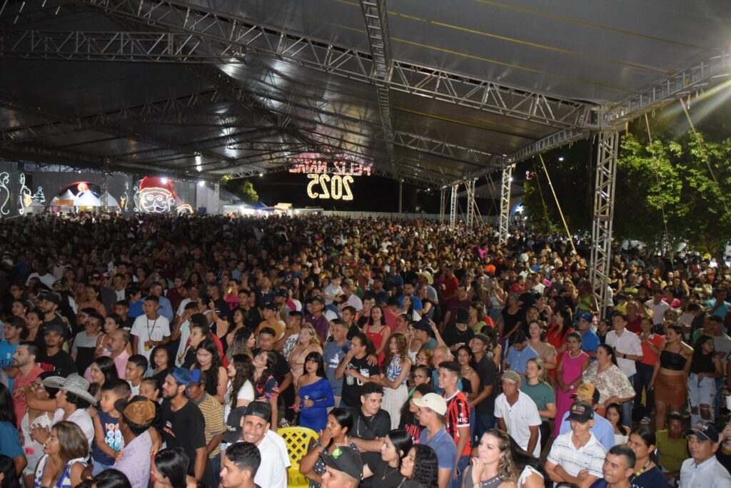 Show com grupo de renome nacional, Traia Véia, reuniu mais de 6 mil pessoas nas comemorações de final de ano, em Iguatemi