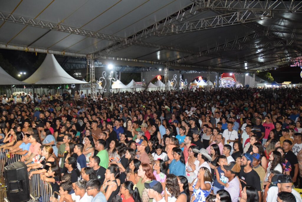 Show com grupo de renome nacional, Traia Véia, reuniu mais de 6 mil pessoas nas comemorações de final de ano, em Iguatemi