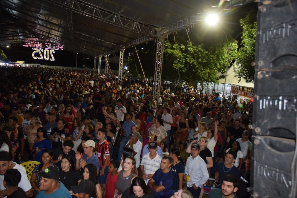 Show com grupo de renome nacional, Traia Véia, reuniu mais de 6 mil pessoas nas comemorações de final de ano, em Iguatemi