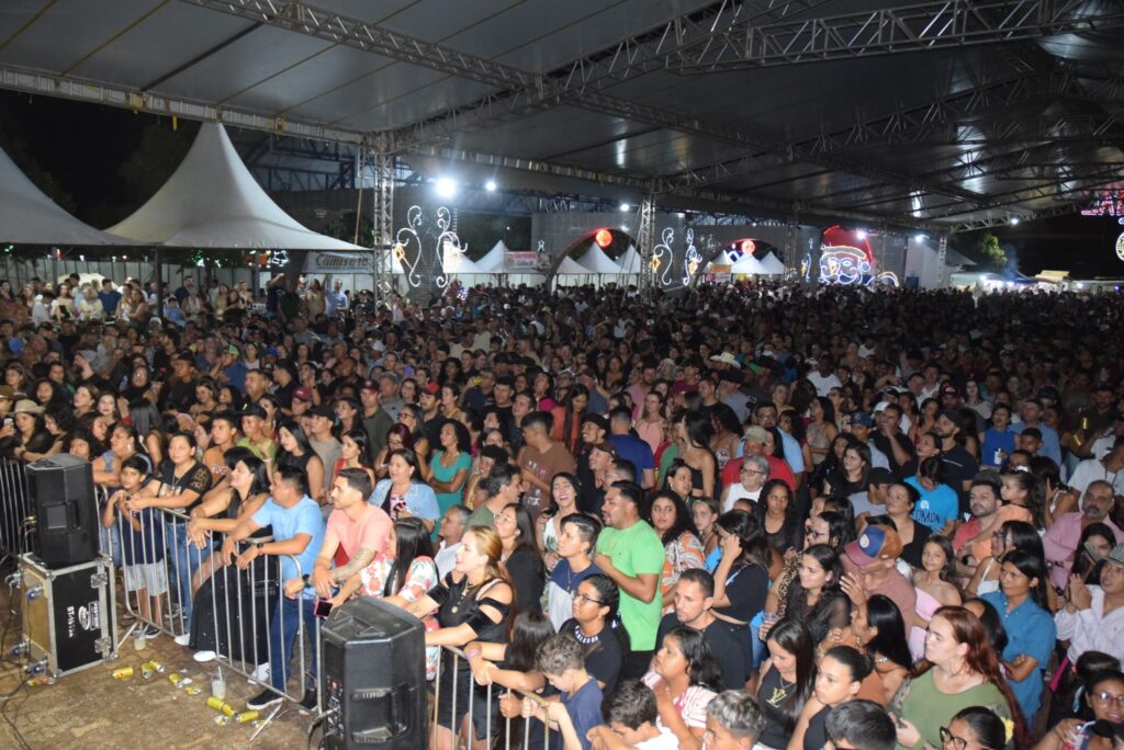 Show com grupo de renome nacional, Traia Véia, reuniu mais de 6 mil pessoas nas comemorações de final de ano, em Iguatemi