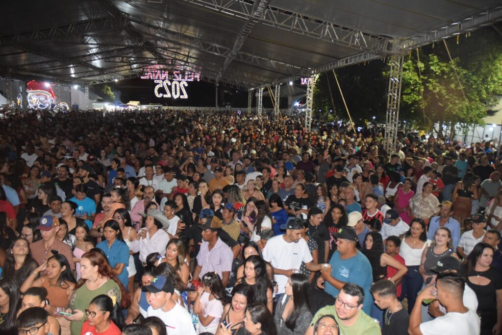 Show com grupo de renome nacional, Traia Véia, reuniu mais de 6 mil pessoas nas comemorações de final de ano, em Iguatemi