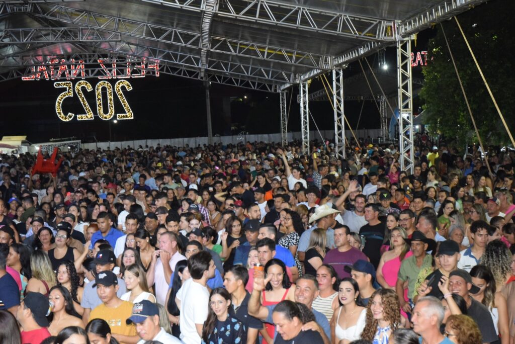 Show com grupo de renome nacional, Traia Véia, reuniu mais de 6 mil pessoas nas comemorações de final de ano, em Iguatemi