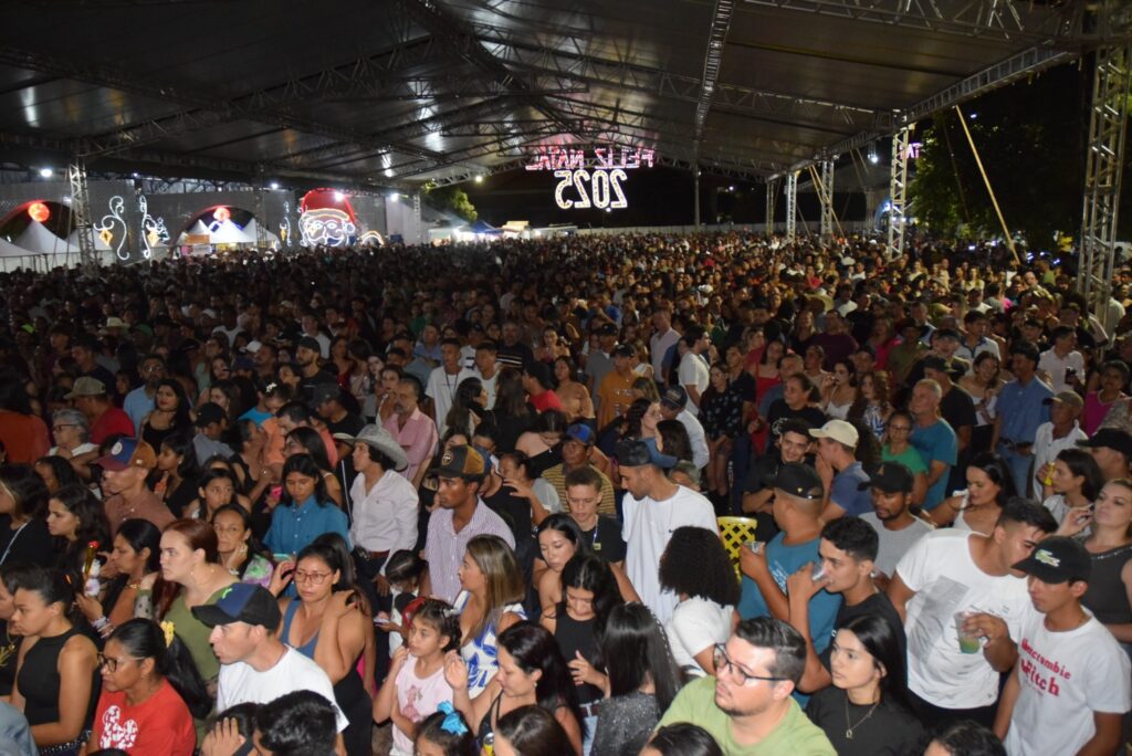 Show com grupo de renome nacional, Traia Véia, reuniu mais de 6 mil pessoas nas comemorações de final de ano, em Iguatemi