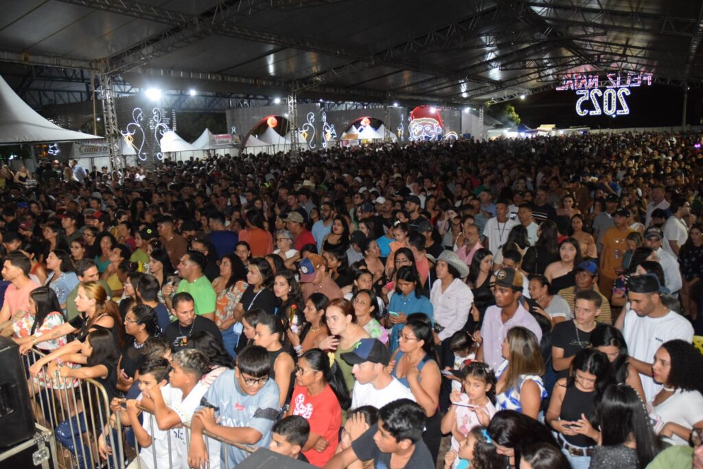 Show com grupo de renome nacional, Traia Véia, reuniu mais de 6 mil pessoas nas comemorações de final de ano, em Iguatemi