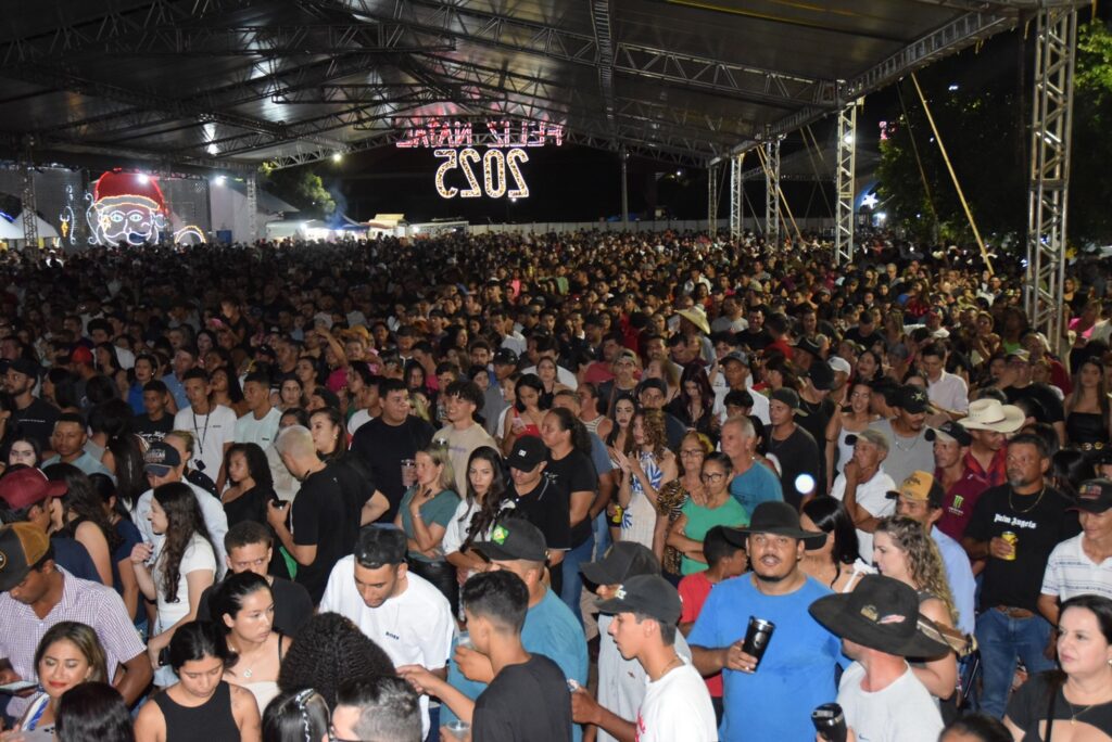 Show com grupo de renome nacional, Traia Véia, reuniu mais de 6 mil pessoas nas comemorações de final de ano, em Iguatemi