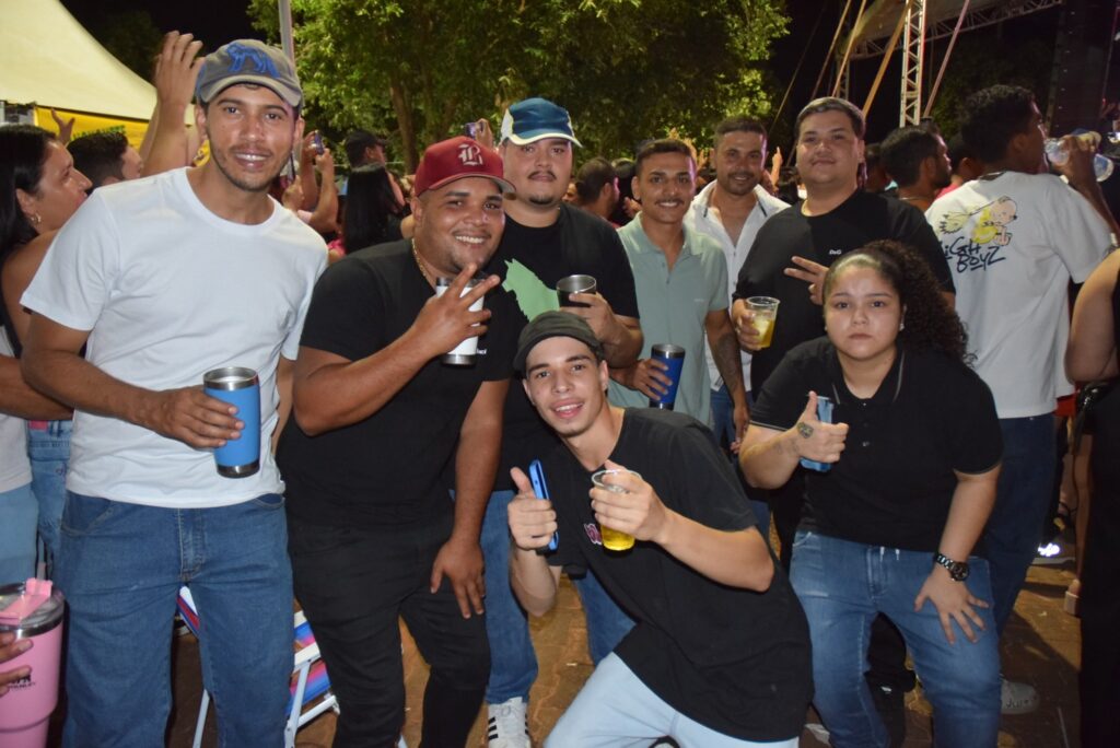 Show com grupo de renome nacional, Traia Véia, reuniu mais de 6 mil pessoas nas comemorações de final de ano, em Iguatemi