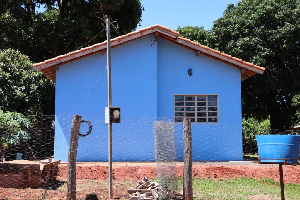 Prefeitura de Paranhos entrega casas para famílias de programa de habitação popular