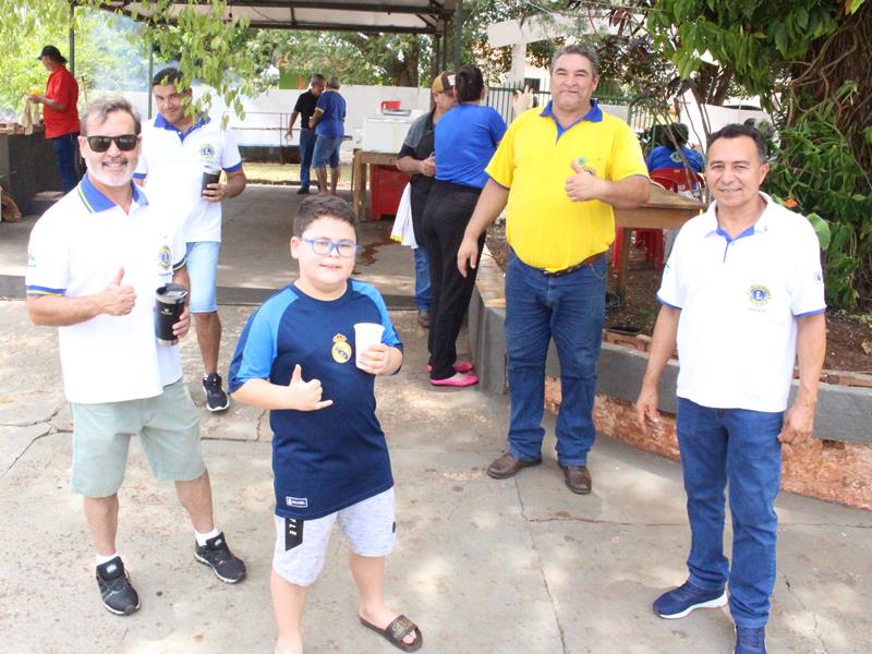 Lar Frei Fabiano de Cristo e Lions Clube promovem confraternização para idosos e familiares em Amambai