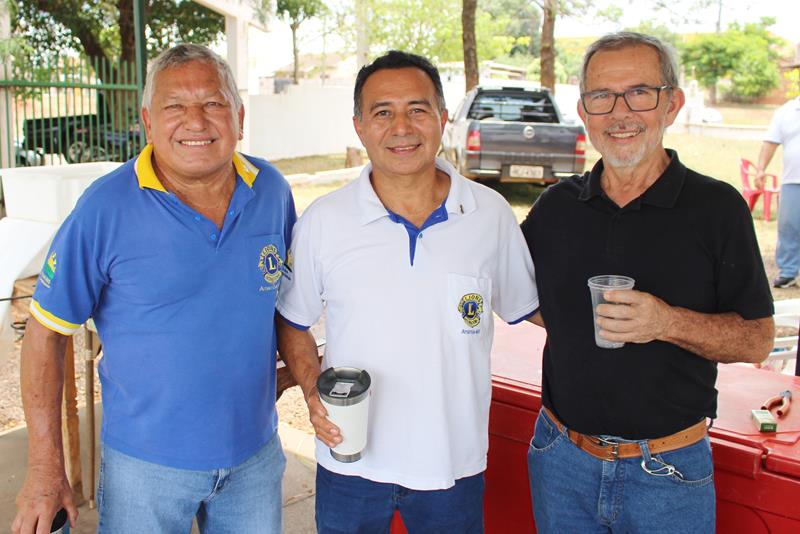 Lar Frei Fabiano de Cristo e Lions Clube promovem confraternização para idosos e familiares em Amambai