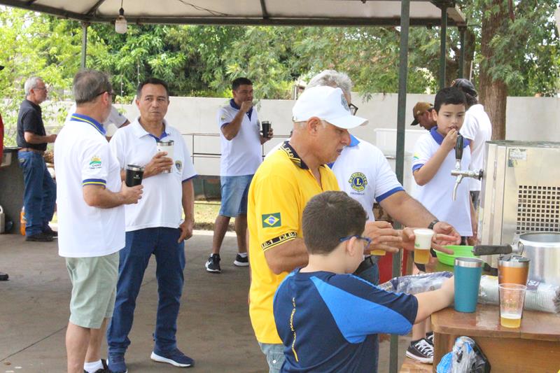 Lar Frei Fabiano de Cristo e Lions Clube promovem confraternização para idosos e familiares em Amambai