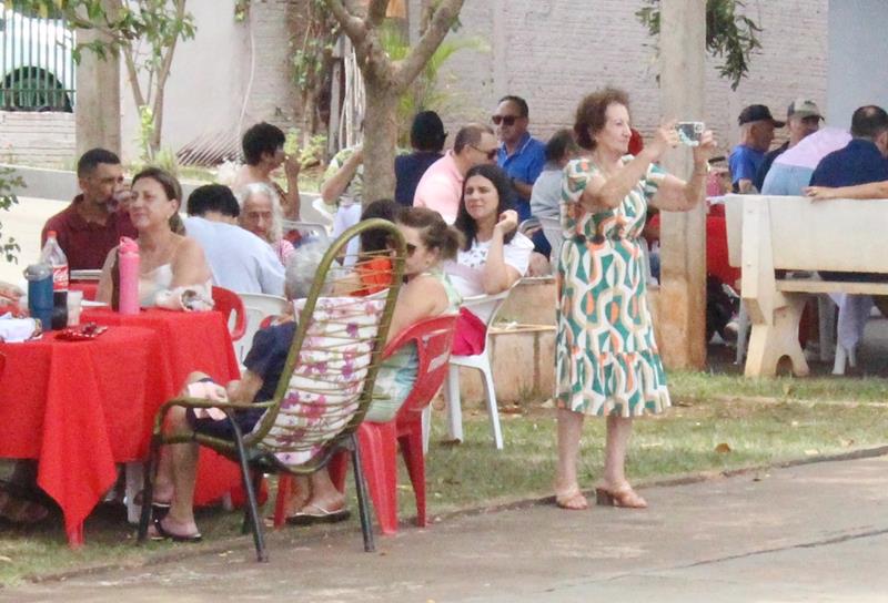 Lar Frei Fabiano de Cristo e Lions Clube promovem confraternização para idosos e familiares em Amambai