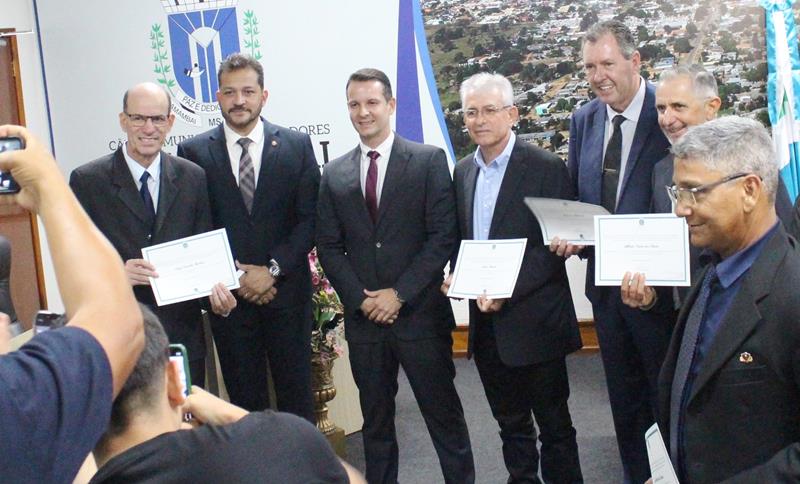 Prefeito, vice-prefeito e vereadores eleitos e reeleitos foram diplomados em Amambai