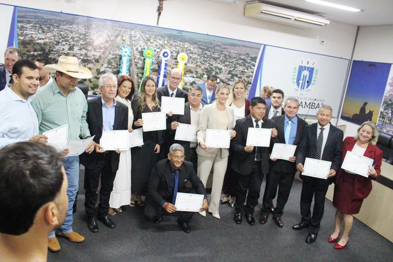 Prefeito, vice-prefeito e vereadores eleitos e reeleitos foram diplomados em Amambai