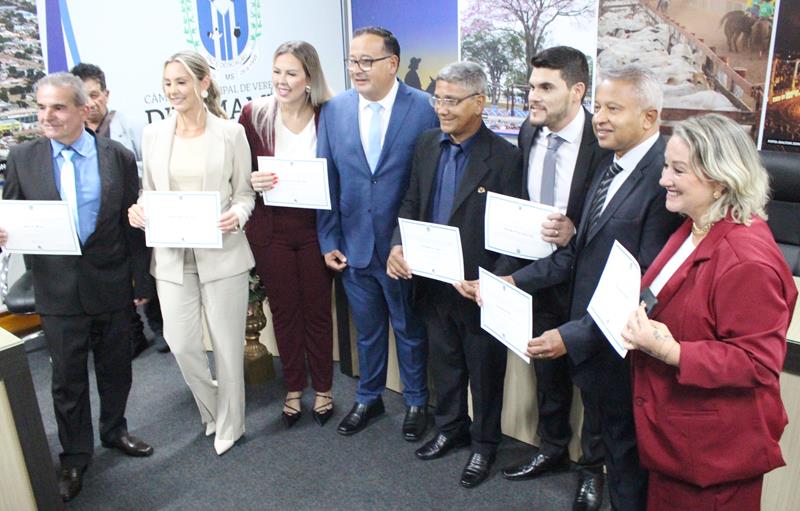 Prefeito, vice-prefeito e vereadores eleitos e reeleitos foram diplomados em Amambai