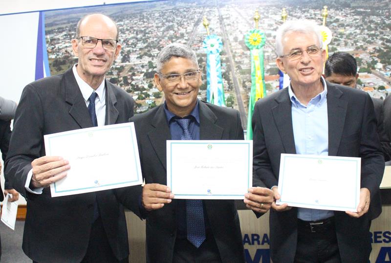 Prefeito, vice-prefeito e vereadores eleitos e reeleitos foram diplomados em Amambai