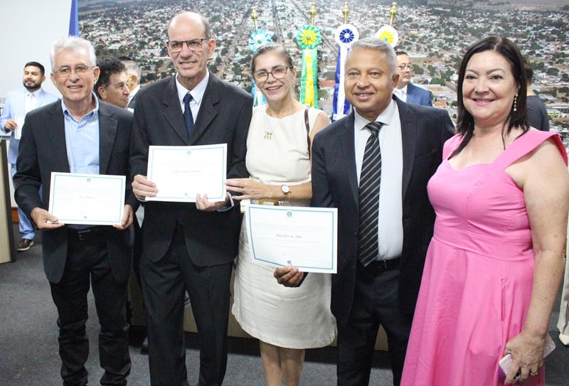 Prefeito, vice-prefeito e vereadores eleitos e reeleitos foram diplomados em Amambai