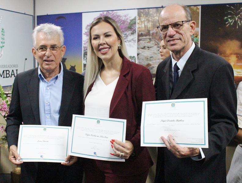 Prefeito, vice-prefeito e vereadores eleitos e reeleitos foram diplomados em Amambai