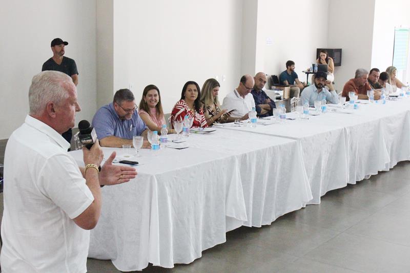 Por aclamação, Rogério Torquetti é eleito presidente do Conisul