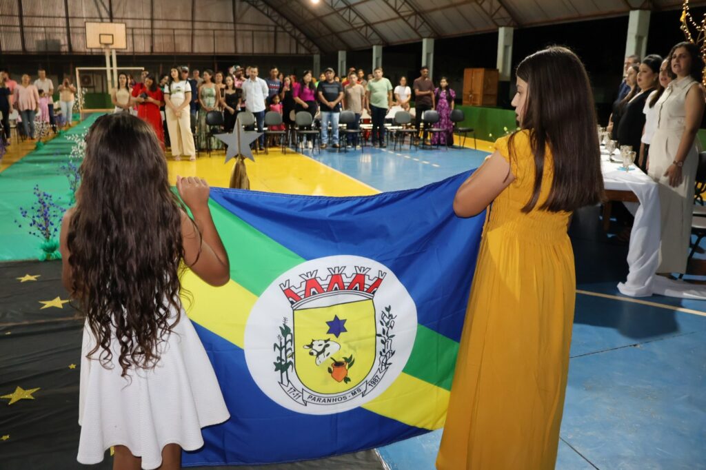 Noite de Autógrafos marca celebração do Projeto Estrela Literária, em Paranhos