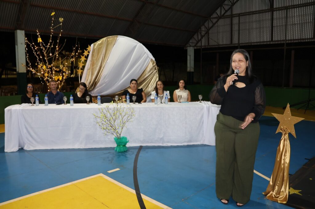 Noite de Autógrafos marca celebração do Projeto Estrela Literária, em Paranhos