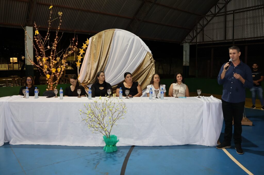 Noite de Autógrafos marca celebração do Projeto Estrela Literária, em Paranhos