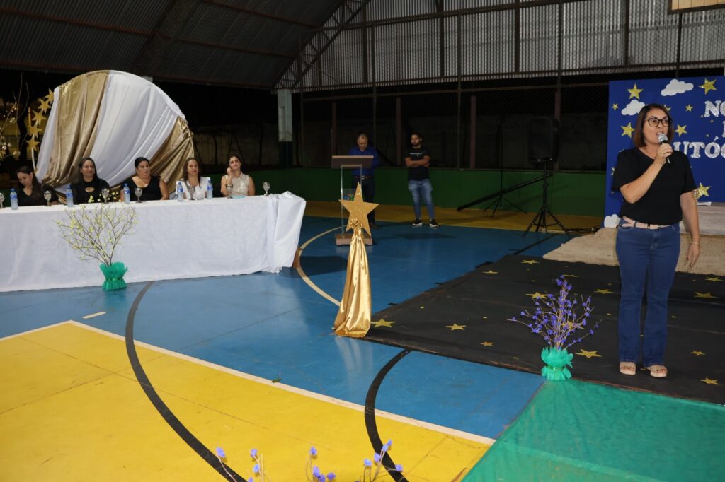 Noite de Autógrafos marca celebração do Projeto Estrela Literária, em Paranhos