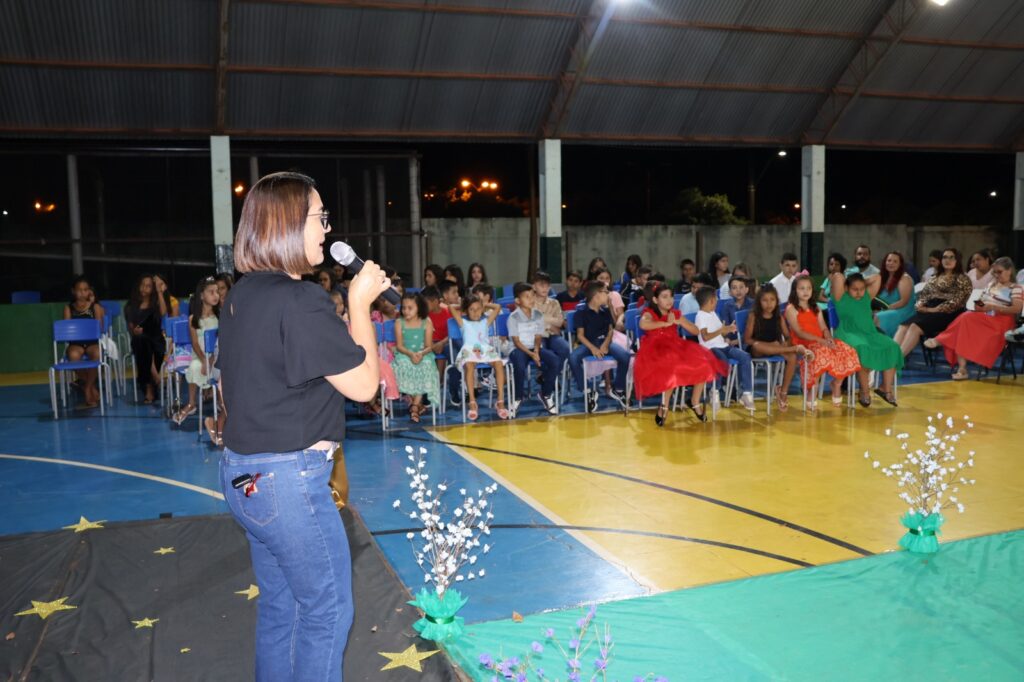 Noite de Autógrafos marca celebração do Projeto Estrela Literária, em Paranhos