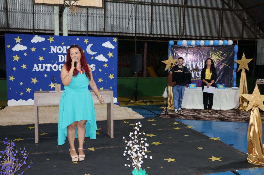 Noite de Autógrafos marca celebração do Projeto Estrela Literária, em Paranhos