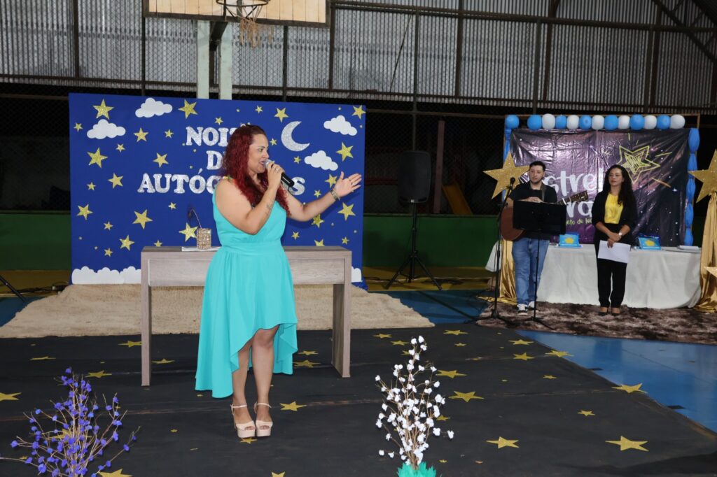 Noite de Autógrafos marca celebração do Projeto Estrela Literária, em Paranhos