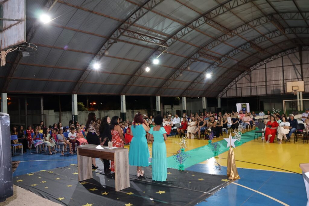 Noite de Autógrafos marca celebração do Projeto Estrela Literária, em Paranhos