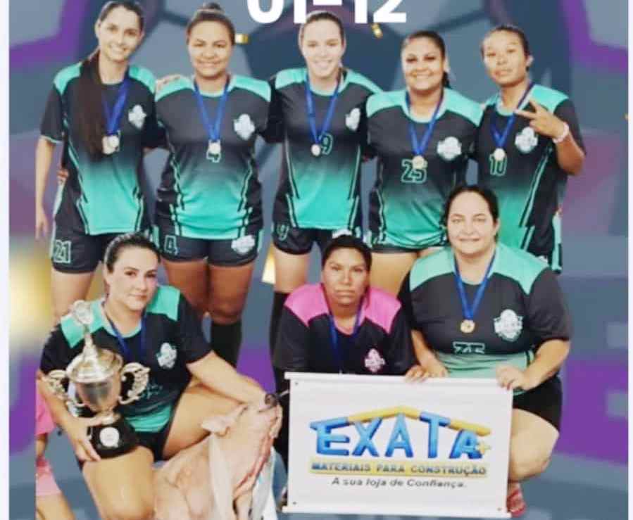 Equipe feminina de Amambai é campeã de torneio de futsal em Coronel Sapucaia