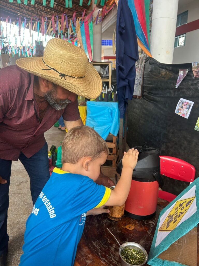 Tacuru - 2ª Mostra Pedagógica CEI Prof.ª Cláudia do Nascimento: "Toda Criança Tem o Direito de Perguntar e Explorar"