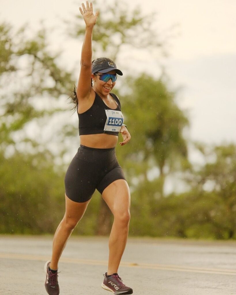 Atleta de Amambai, Danieli Cabral, vence corrida pedestre em Bonito